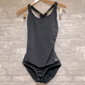 LIKE NEW Speedo Ribbed Ultraback One Piece Bathing Suit Swimsuit Padded Active S